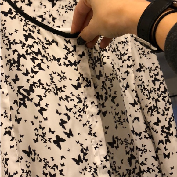 Butterfly pattern blouse - Picture 4 of 4